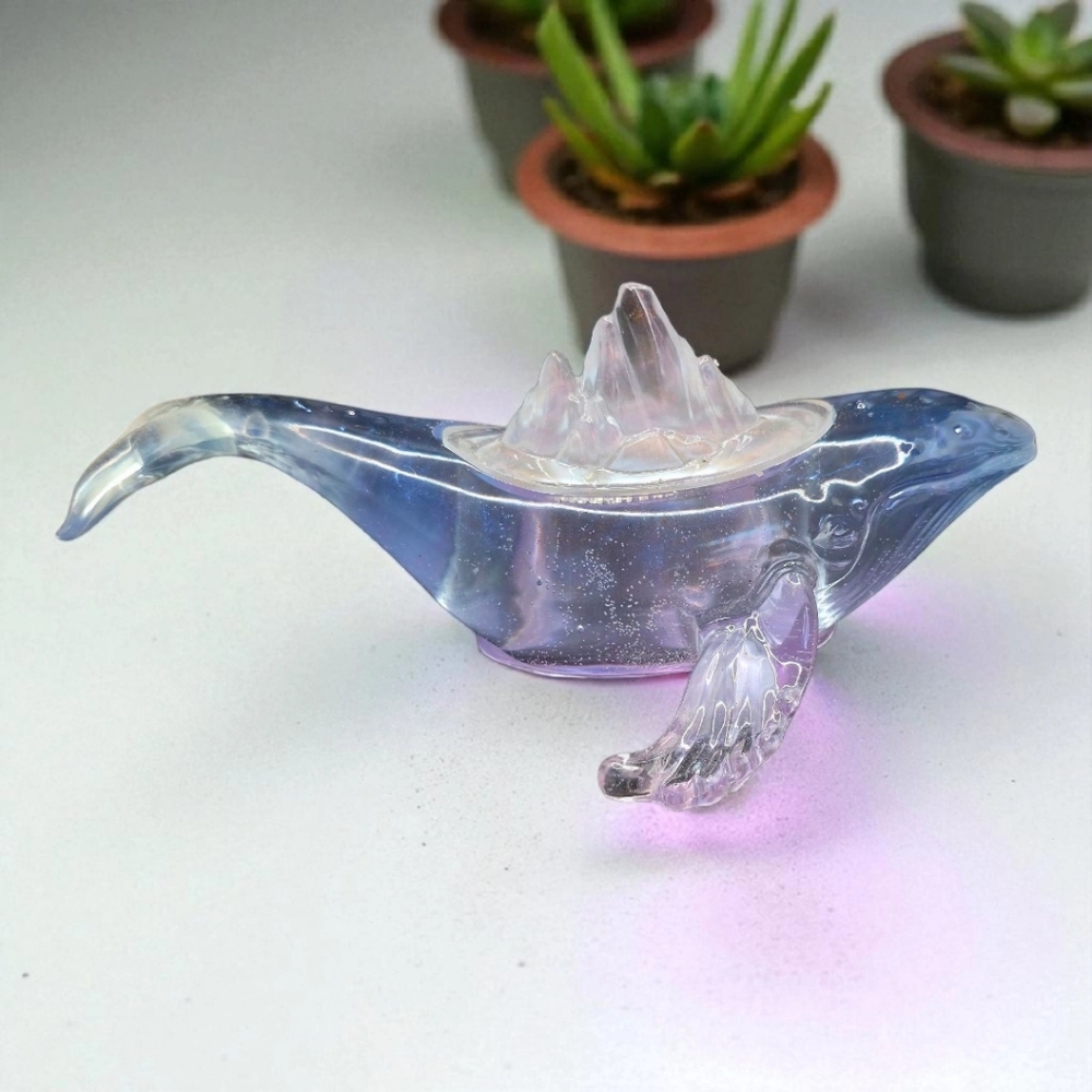 Whale trinket box